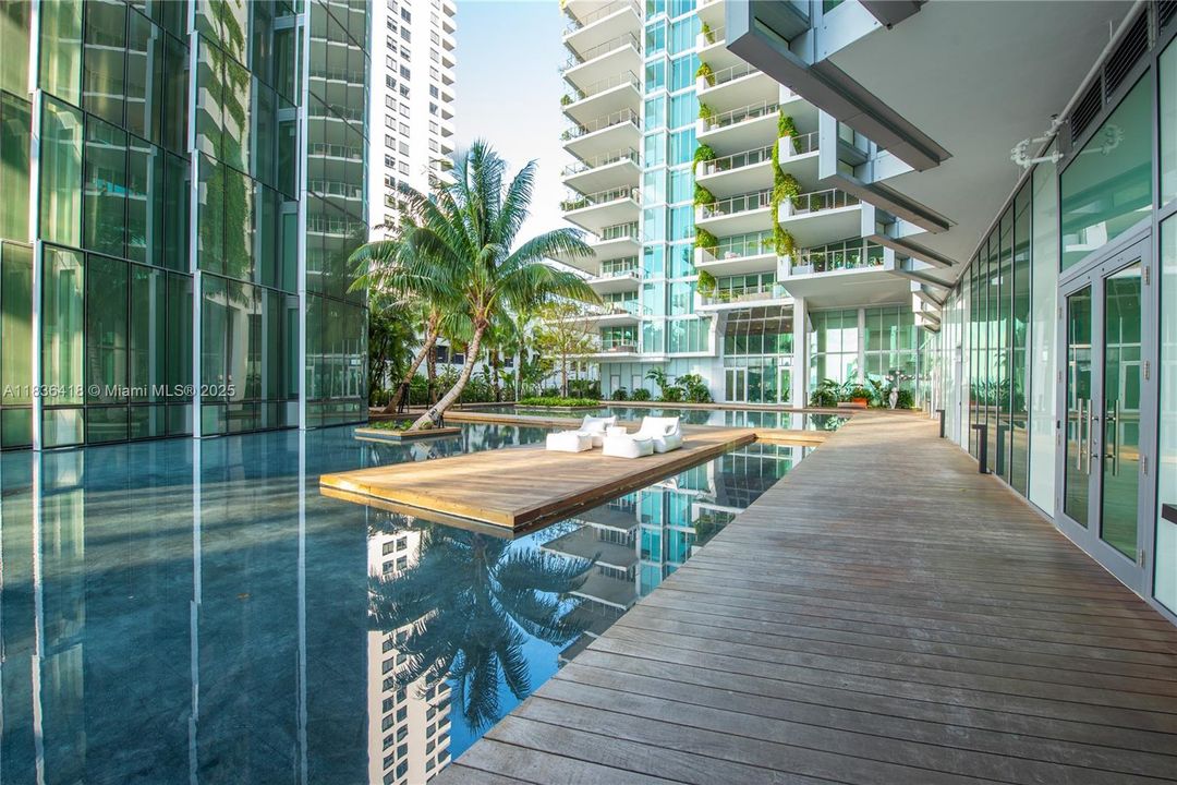 Recently Sold: $4,595,000 (3 beds, 3 baths, 2691 Square Feet)