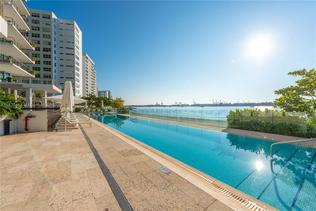 Recently Sold: $4,595,000 (3 beds, 3 baths, 2691 Square Feet)