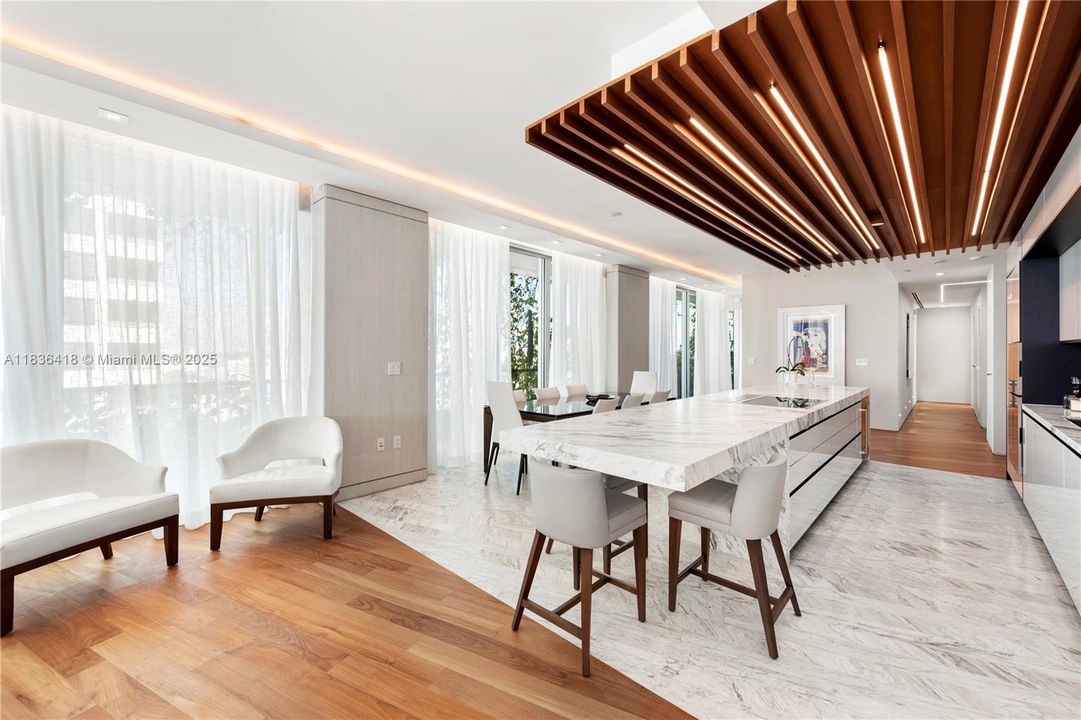 Recently Sold: $4,595,000 (3 beds, 3 baths, 2691 Square Feet)