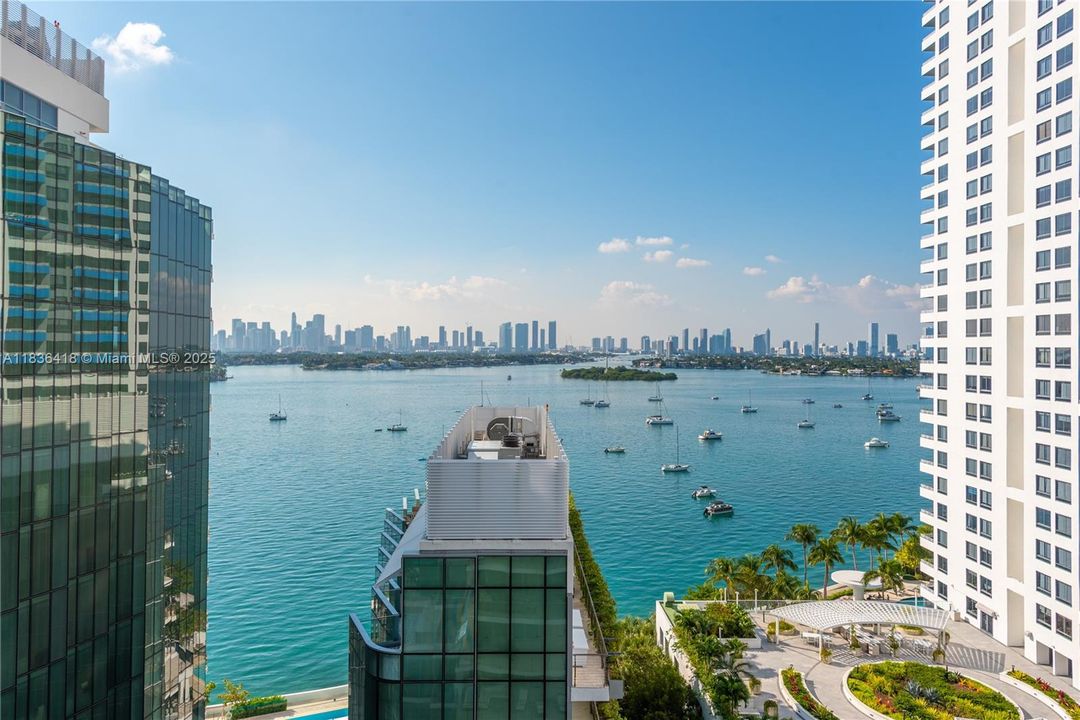 Recently Sold: $4,595,000 (3 beds, 3 baths, 2691 Square Feet)