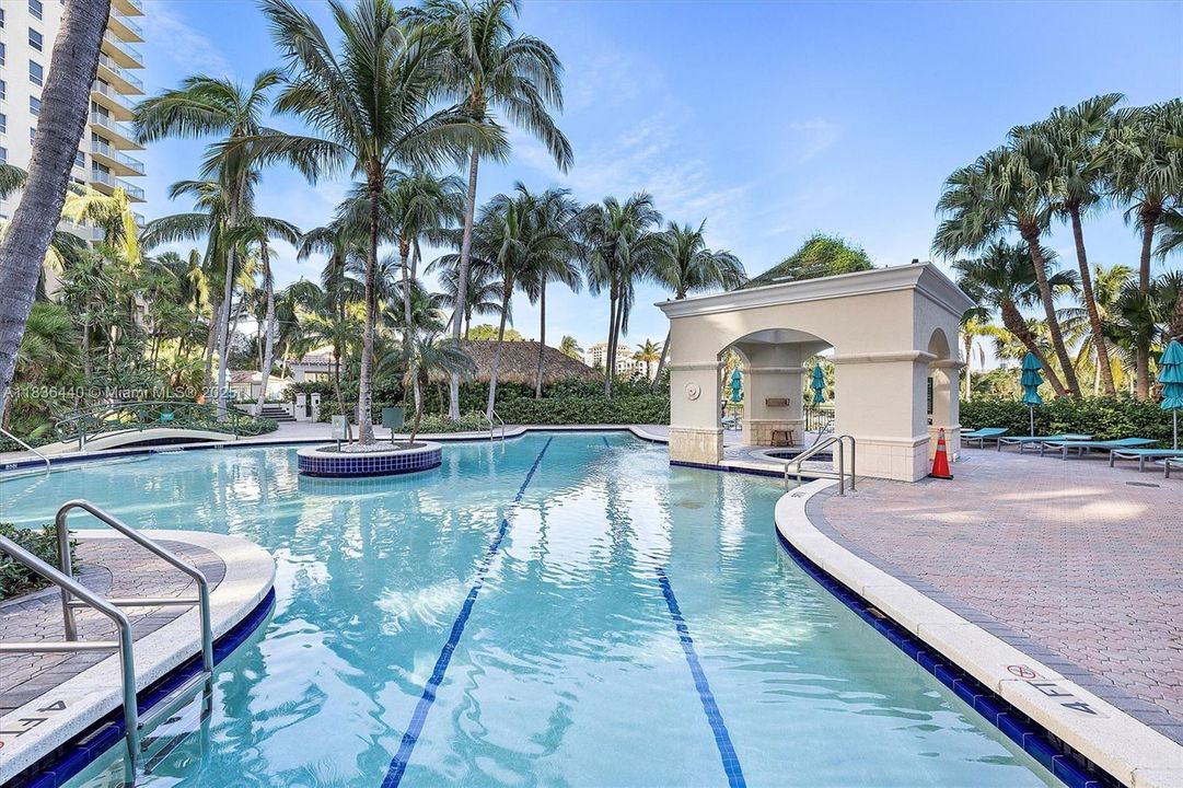 Vendido Recientemente: $389,000 (2 camas, 2 baños, 1175 Pies cuadrados)