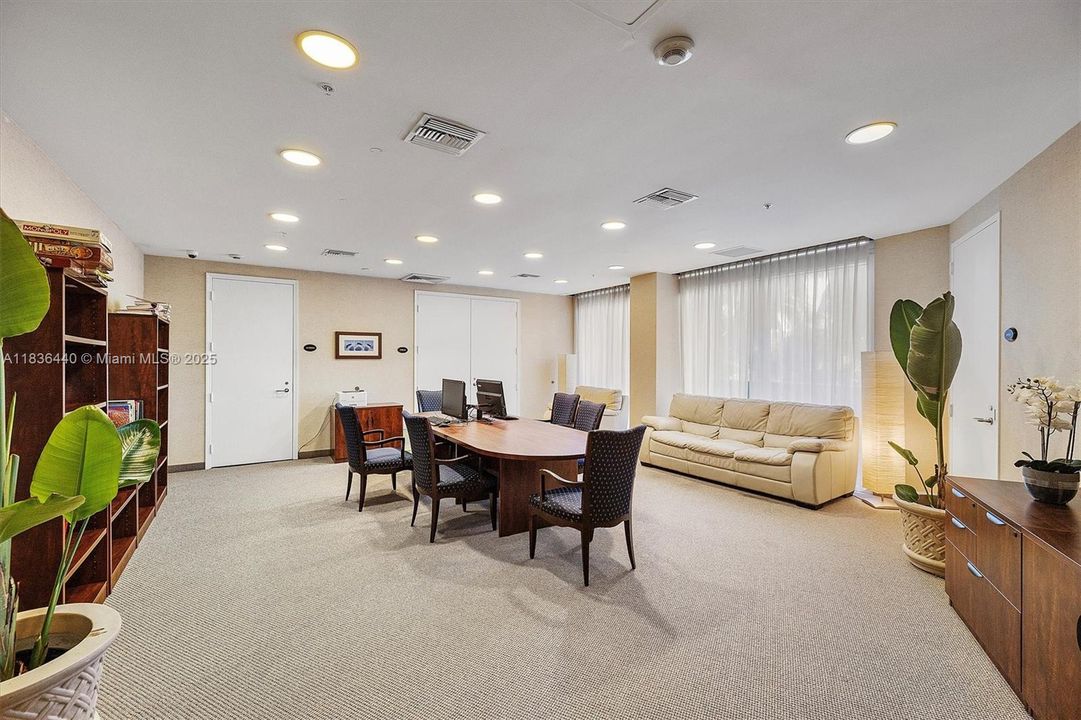 Vendido Recientemente: $389,000 (2 camas, 2 baños, 1175 Pies cuadrados)