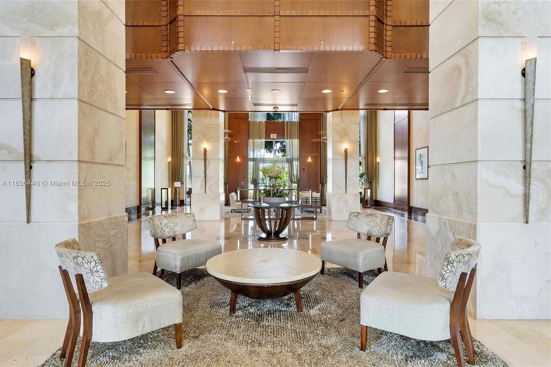 Vendido Recientemente: $389,000 (2 camas, 2 baños, 1175 Pies cuadrados)