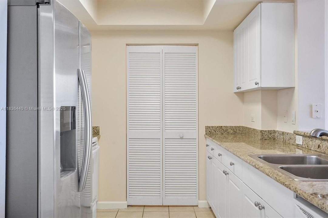 Vendido Recientemente: $389,000 (2 camas, 2 baños, 1175 Pies cuadrados)