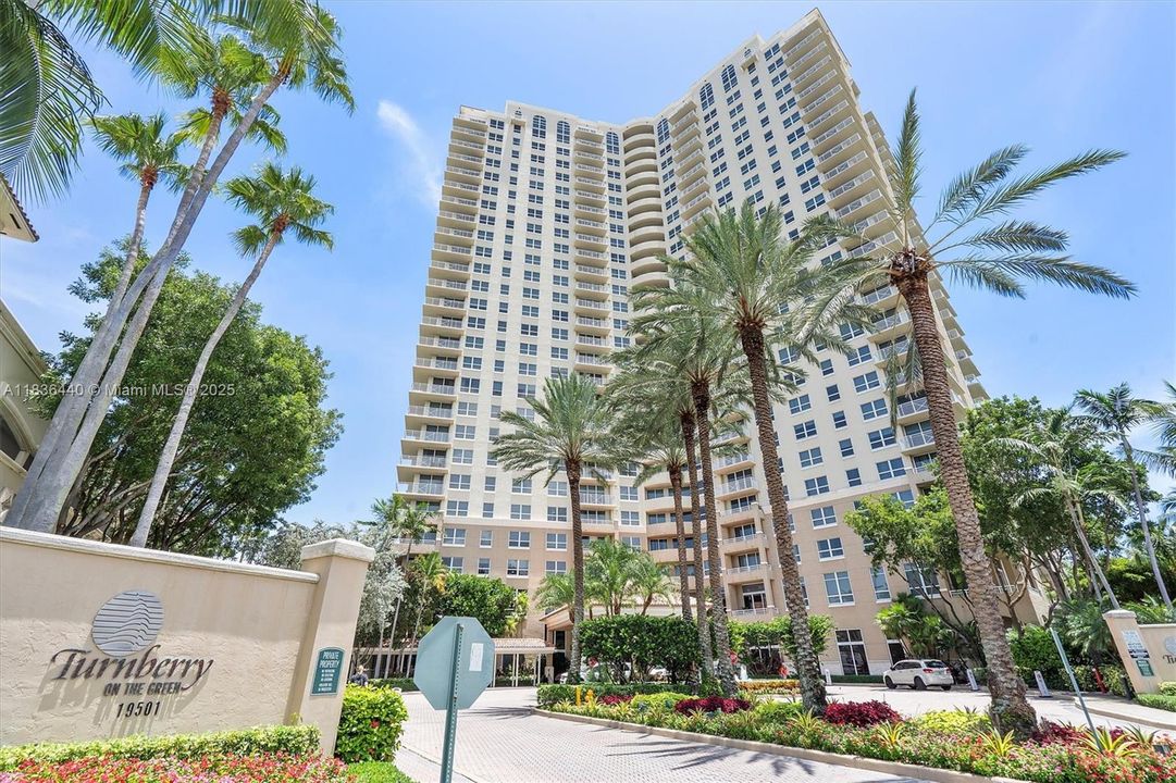 Vendido Recientemente: $389,000 (2 camas, 2 baños, 1175 Pies cuadrados)