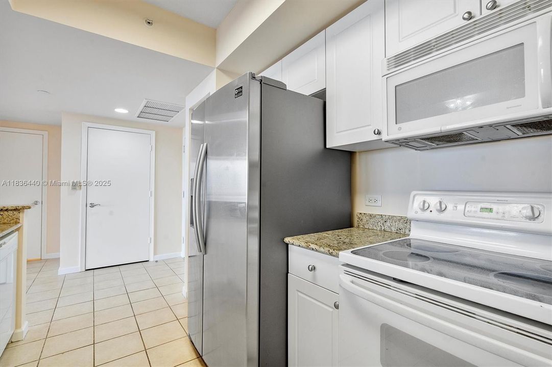 Vendido Recientemente: $389,000 (2 camas, 2 baños, 1175 Pies cuadrados)