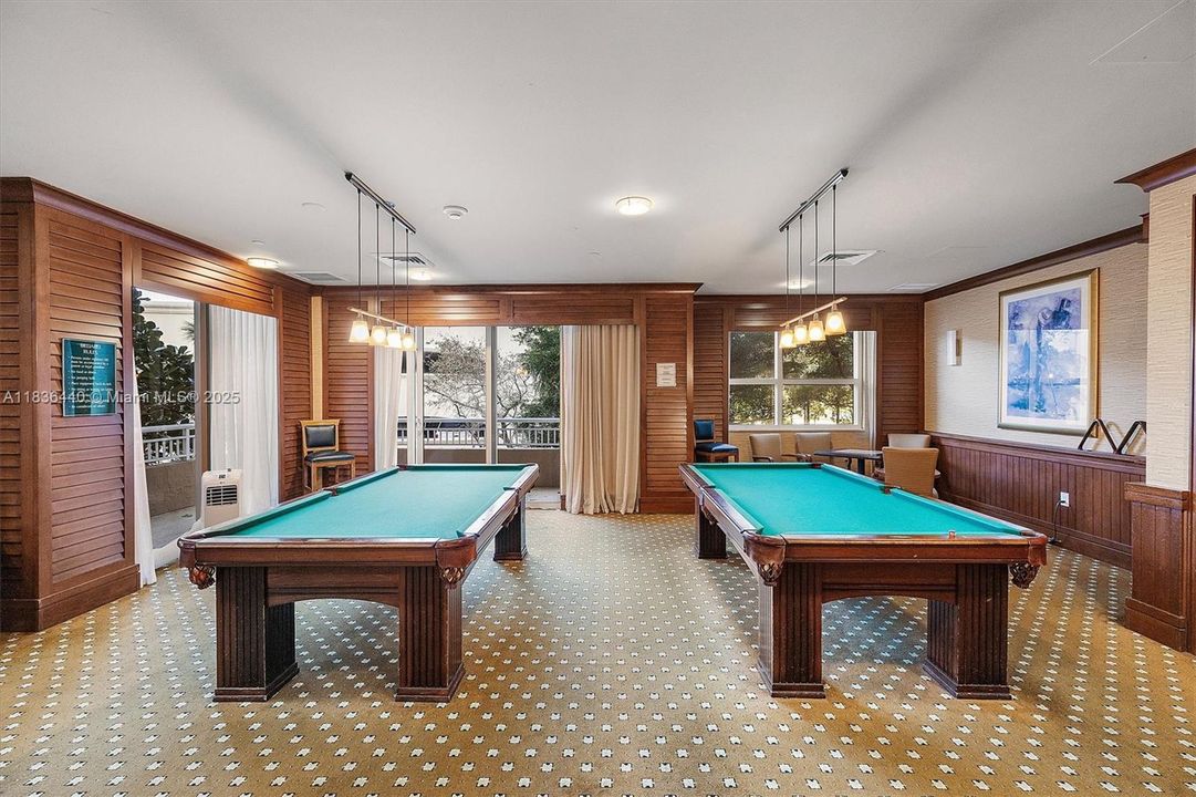 Vendido Recientemente: $389,000 (2 camas, 2 baños, 1175 Pies cuadrados)