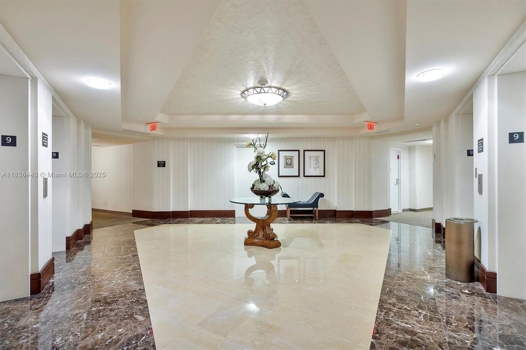 Vendido Recientemente: $389,000 (2 camas, 2 baños, 1175 Pies cuadrados)