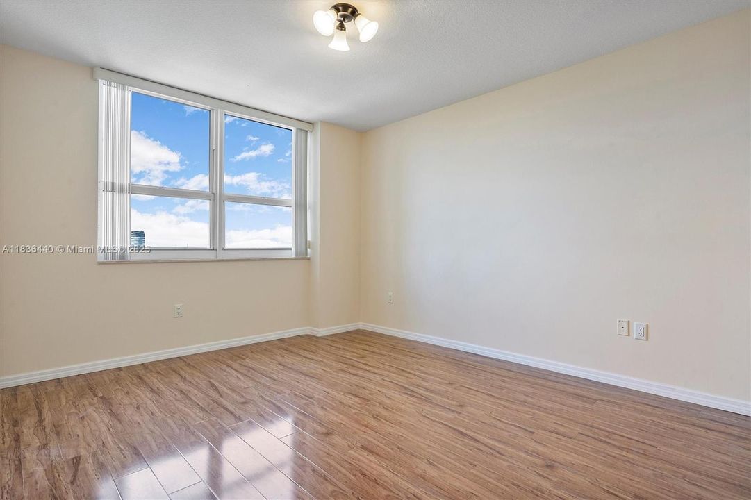 Vendido Recientemente: $389,000 (2 camas, 2 baños, 1175 Pies cuadrados)