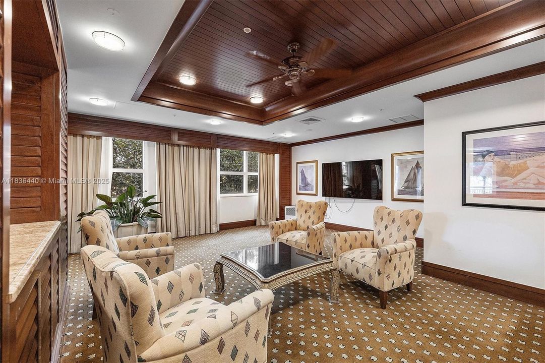 Vendido Recientemente: $389,000 (2 camas, 2 baños, 1175 Pies cuadrados)