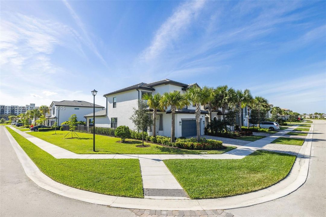 Recently Sold: $817,000 (4 beds, 3 baths, 2130 Square Feet)