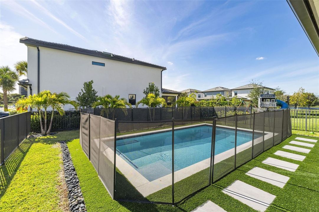 Recently Sold: $817,000 (4 beds, 3 baths, 2130 Square Feet)