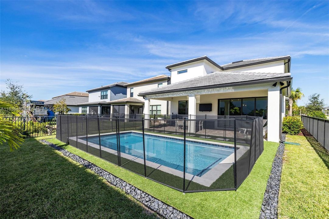 Recently Sold: $817,000 (4 beds, 3 baths, 2130 Square Feet)