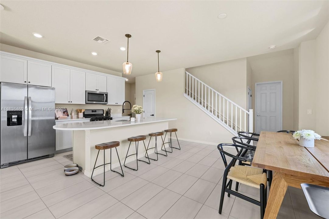 Recently Sold: $817,000 (4 beds, 3 baths, 2130 Square Feet)