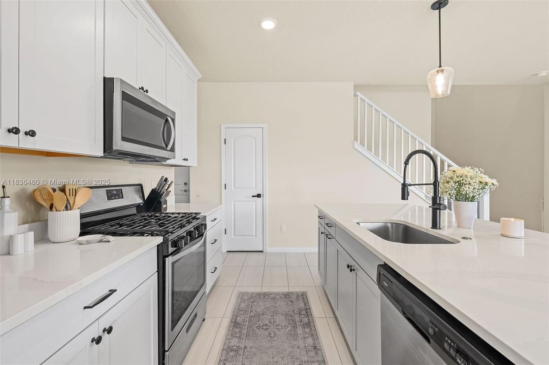 Recently Sold: $817,000 (4 beds, 3 baths, 2130 Square Feet)