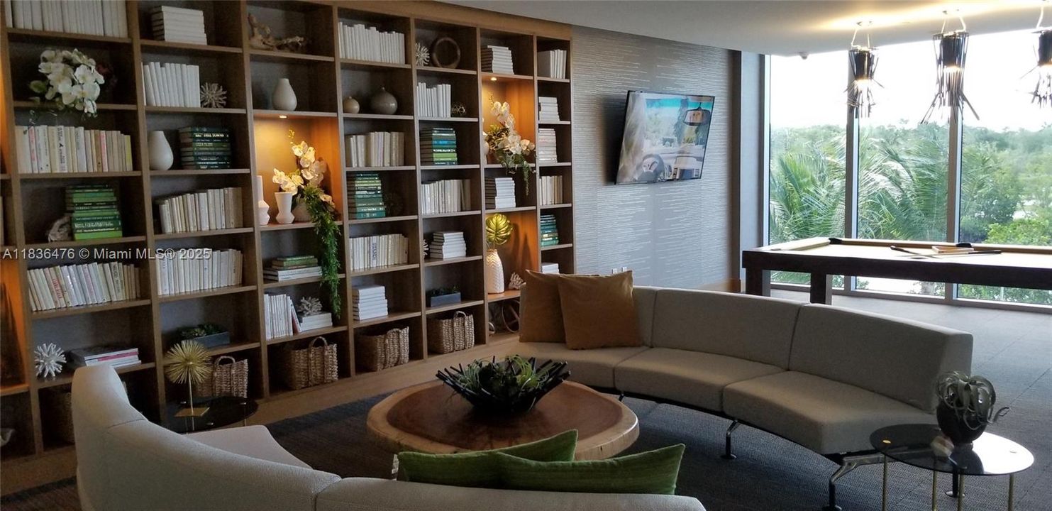 Recently Rented: $3,500 (1 beds, 2 baths, 937 Square Feet)