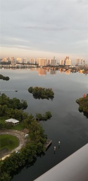 Recently Rented: $3,500 (1 beds, 2 baths, 937 Square Feet)