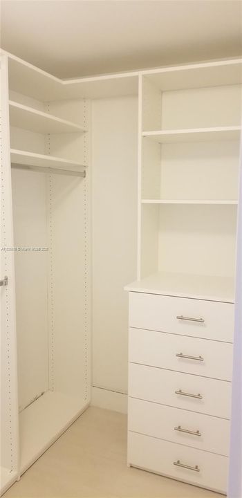 Recently Rented: $3,500 (1 beds, 2 baths, 937 Square Feet)