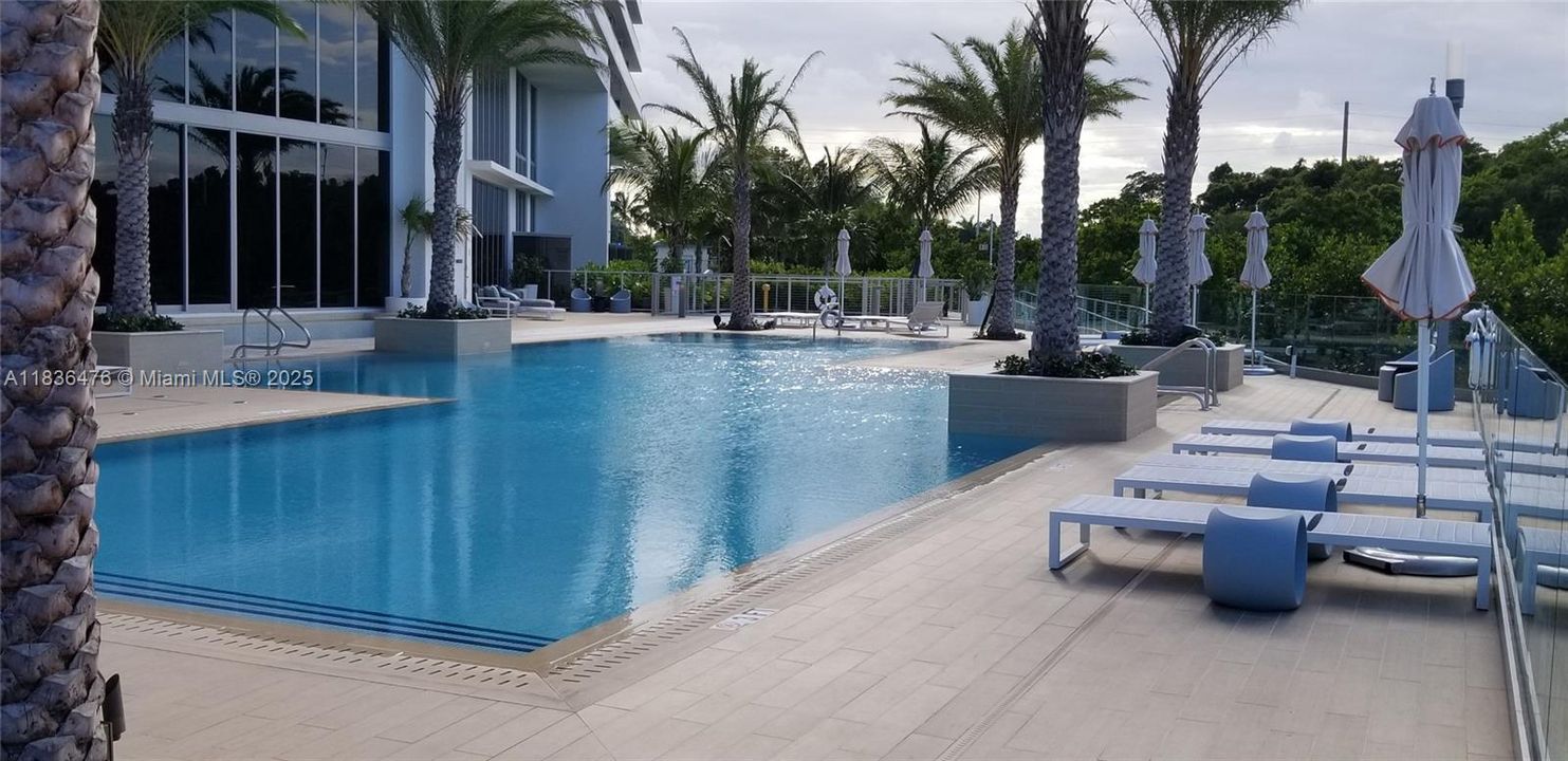 Recently Rented: $3,500 (1 beds, 2 baths, 937 Square Feet)