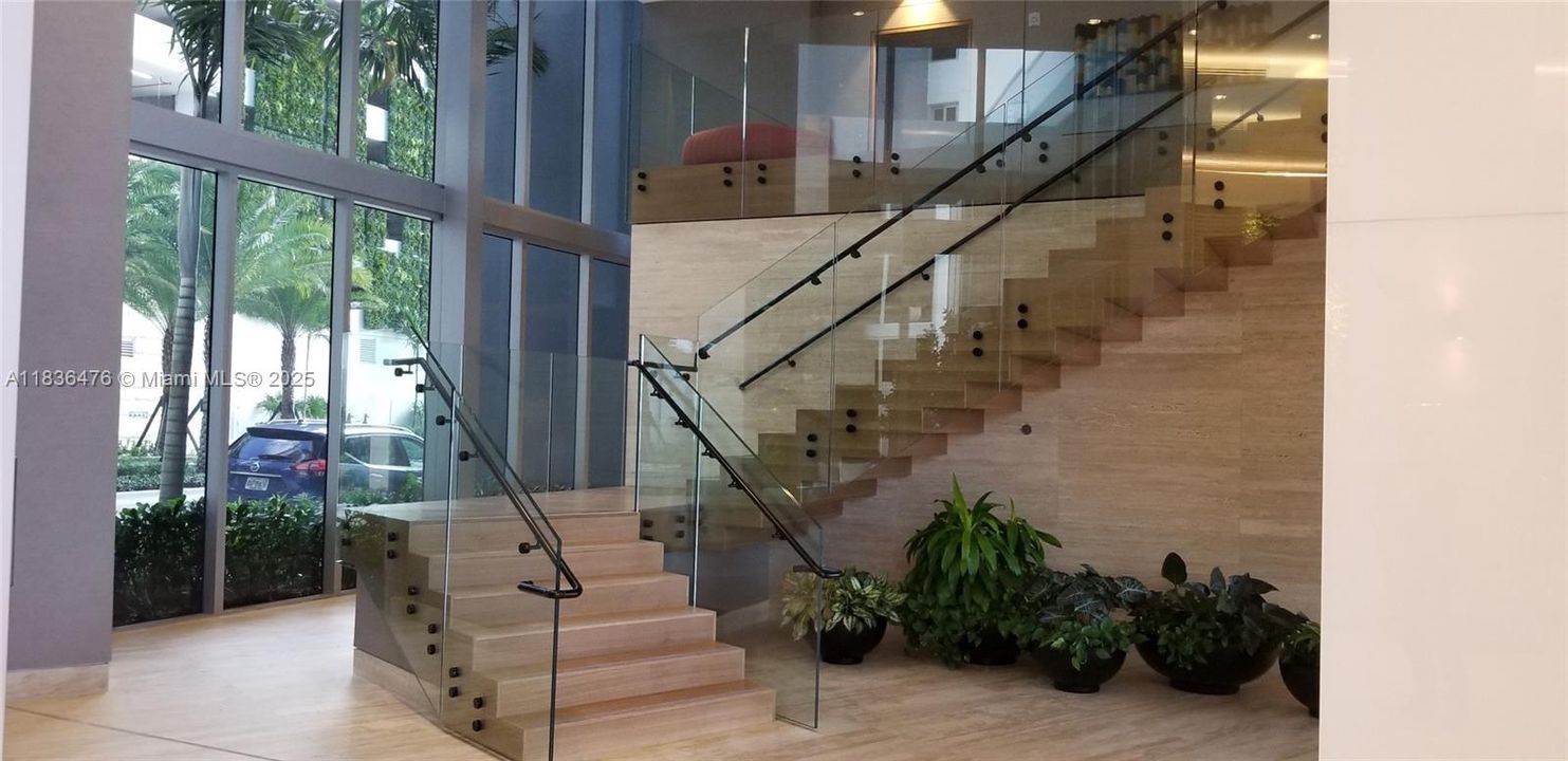 Recently Rented: $3,500 (1 beds, 2 baths, 937 Square Feet)