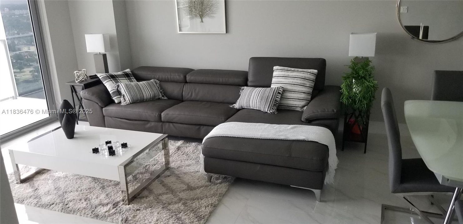 Recently Rented: $3,500 (1 beds, 2 baths, 937 Square Feet)