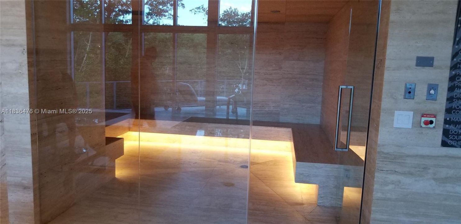 Recently Rented: $3,500 (1 beds, 2 baths, 937 Square Feet)