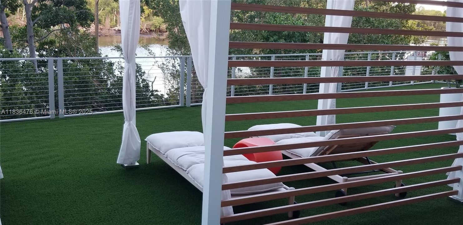 Recently Rented: $3,500 (1 beds, 2 baths, 937 Square Feet)