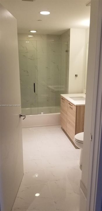 Recently Rented: $3,500 (1 beds, 2 baths, 937 Square Feet)