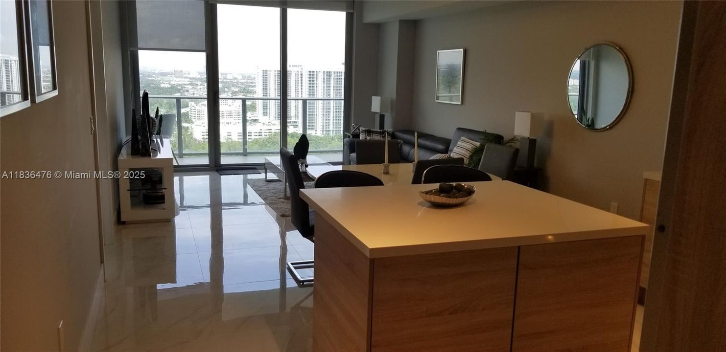 Recently Rented: $3,500 (1 beds, 2 baths, 937 Square Feet)