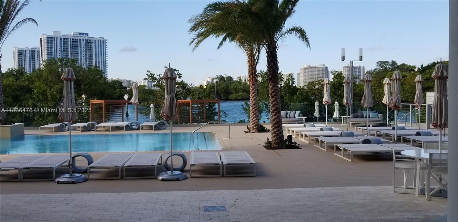 Recently Rented: $3,500 (1 beds, 2 baths, 937 Square Feet)