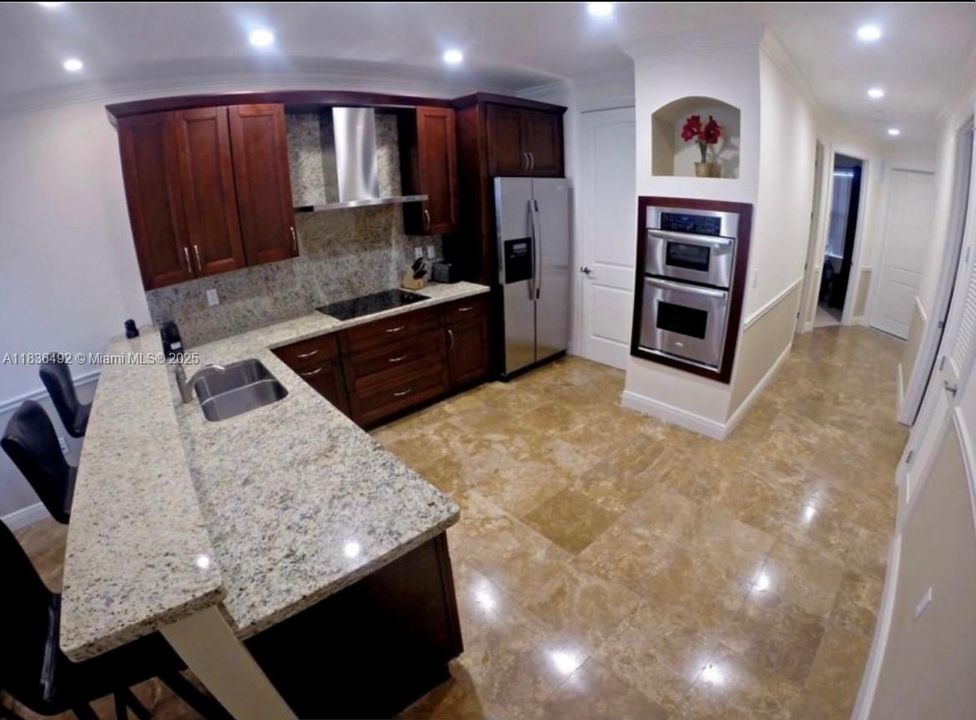 En Venta: $295,000 (3 camas, 2 baños, 1323 Pies cuadrados)