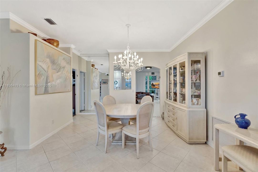 待售: $295,000 (2 贝兹, 2 浴室, 1573 平方英尺)