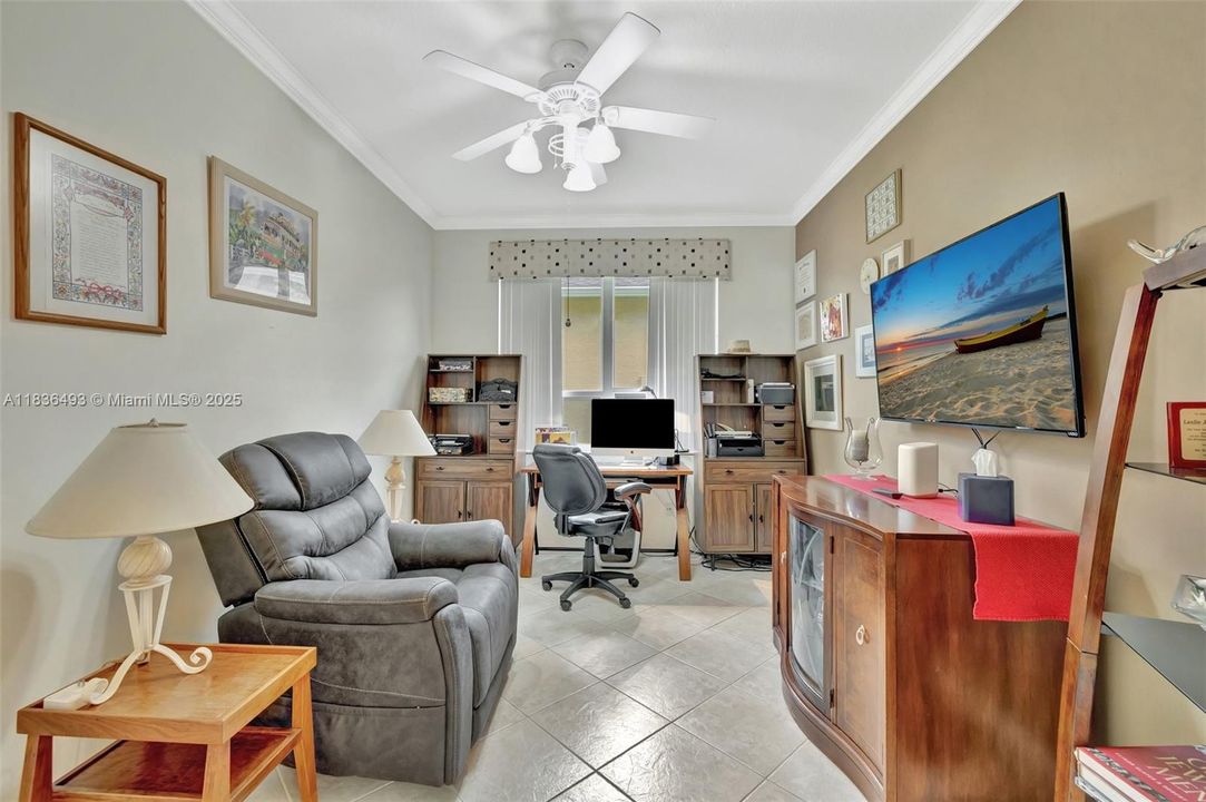 待售: $295,000 (2 贝兹, 2 浴室, 1573 平方英尺)