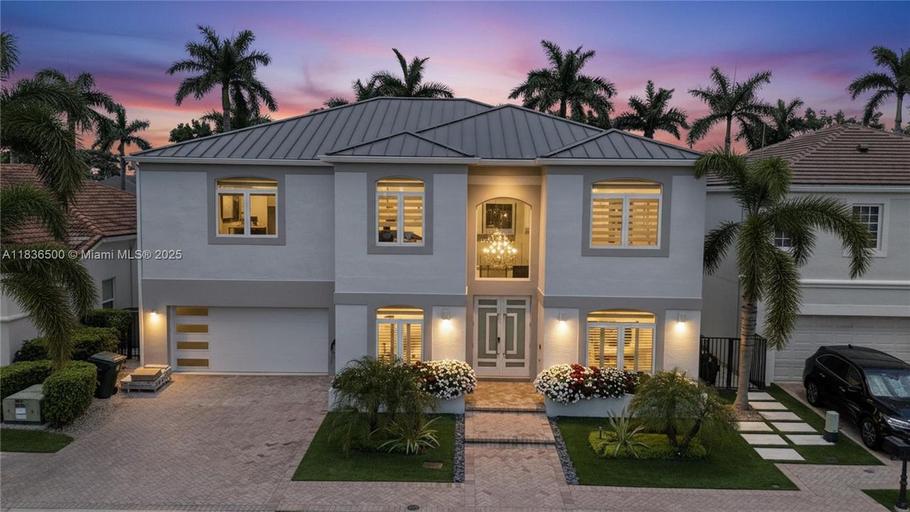 Active With Contract: $2,800,000 (4 beds, 4 baths, 3946 Square Feet)