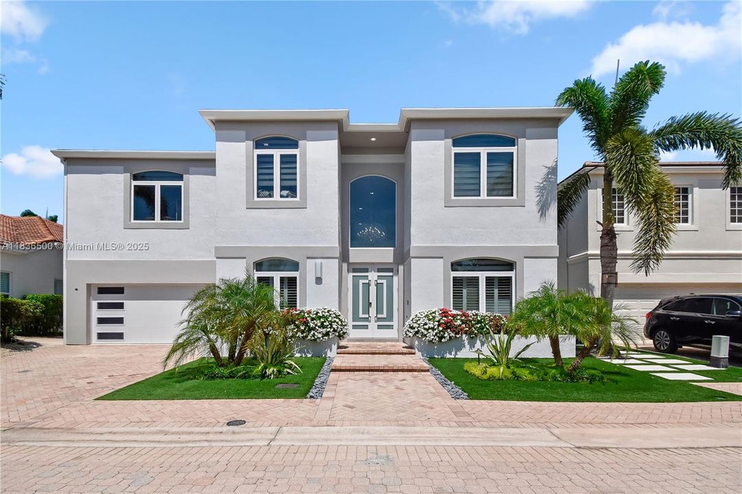 Active With Contract: $2,800,000 (4 beds, 4 baths, 3946 Square Feet)