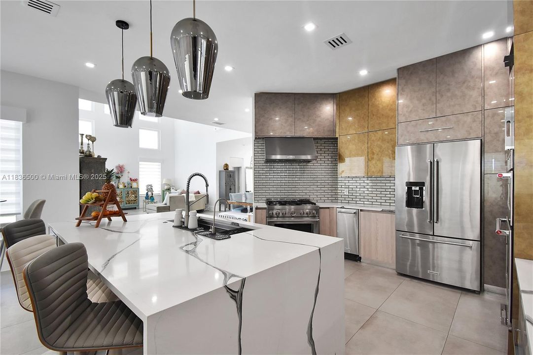 Active With Contract: $2,800,000 (4 beds, 4 baths, 3946 Square Feet)