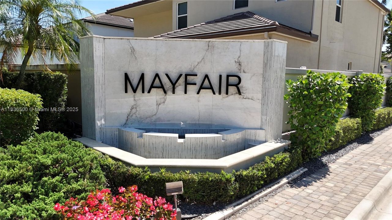 Active With Contract: $2,800,000 (4 beds, 4 baths, 3946 Square Feet)