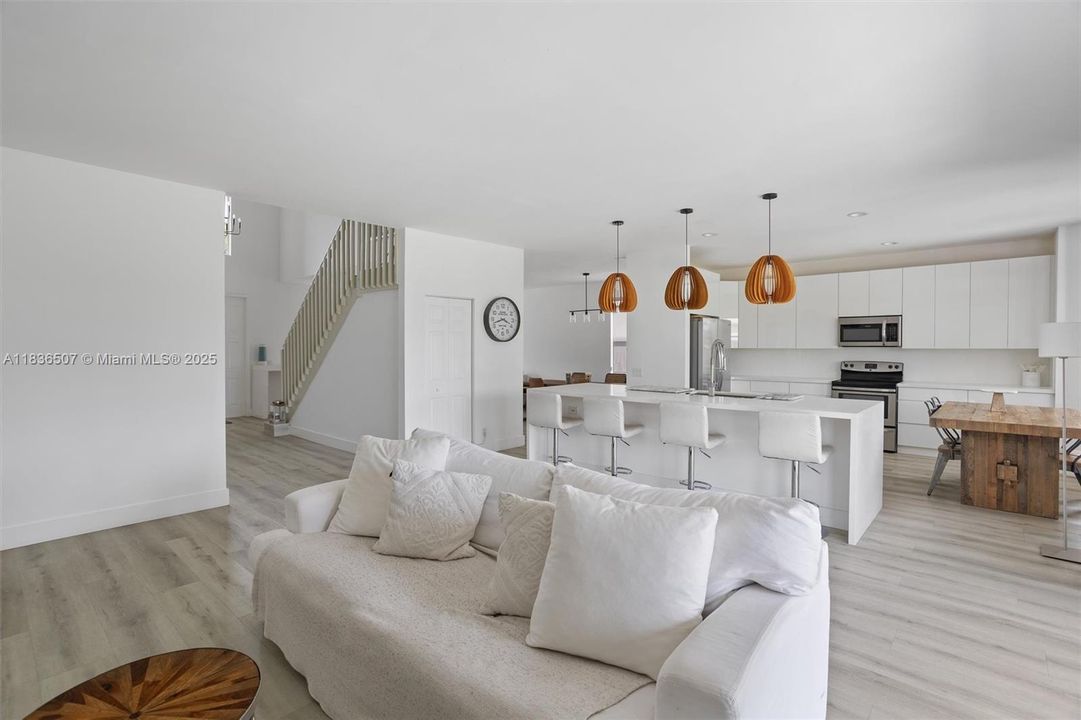 Active With Contract: $1,199,000 (5 beds, 4 baths, 2798 Square Feet)