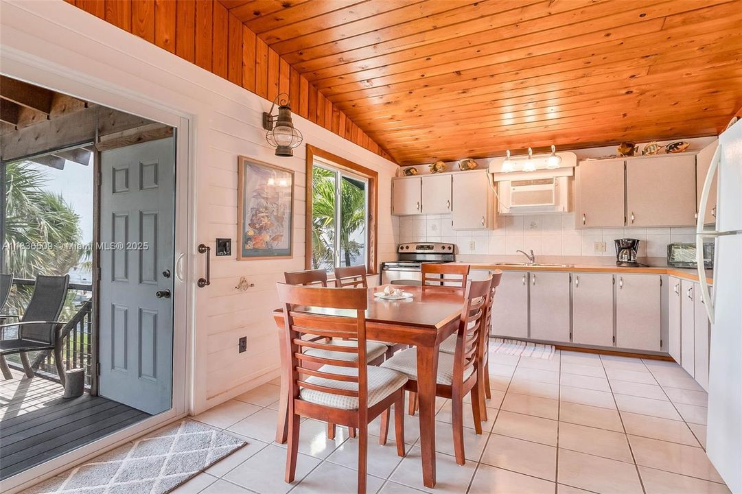 Недавно продано: $1,850,000 (3 спален, 2 ванн, 960 Квадратных фут)