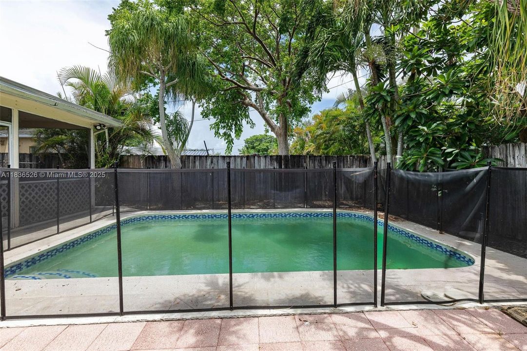 Vendido Recientemente: $365,000 (2 camas, 1 baños, 1001 Pies cuadrados)