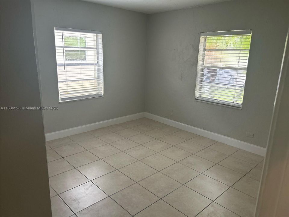 Vendido Recientemente: $365,000 (2 camas, 1 baños, 1001 Pies cuadrados)