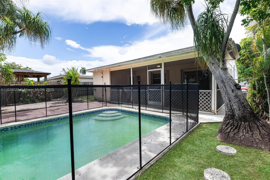 Vendido Recientemente: $365,000 (2 camas, 1 baños, 1001 Pies cuadrados)