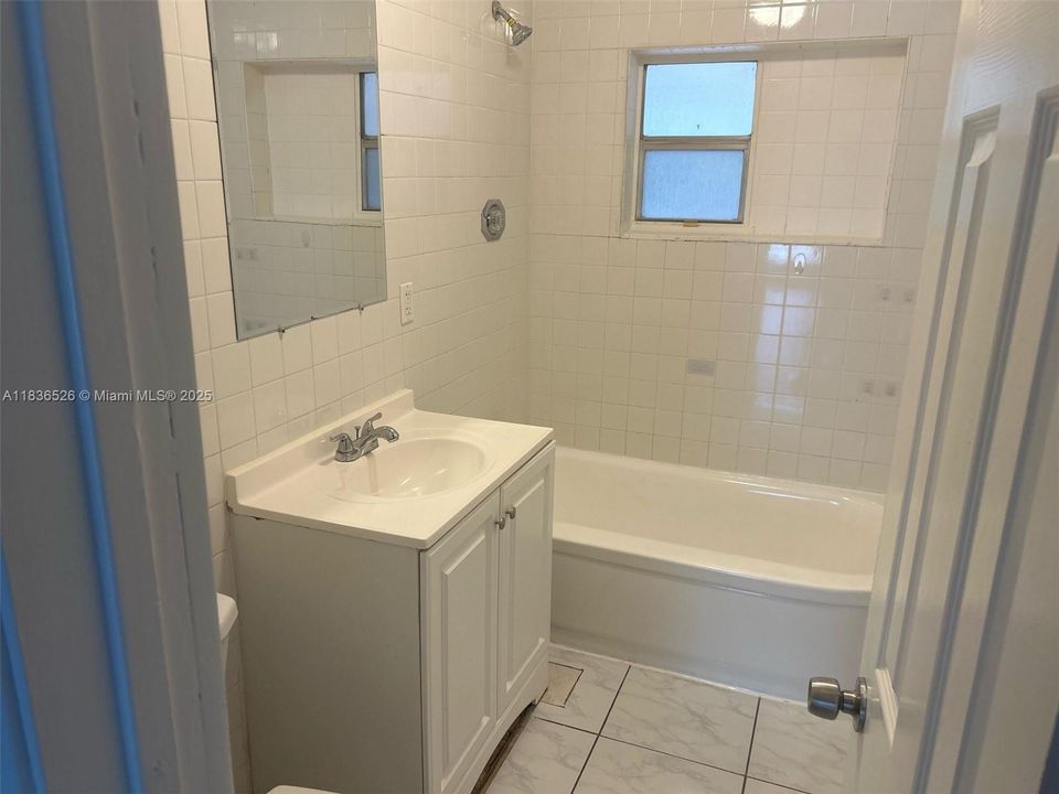 Vendido Recientemente: $365,000 (2 camas, 1 baños, 1001 Pies cuadrados)