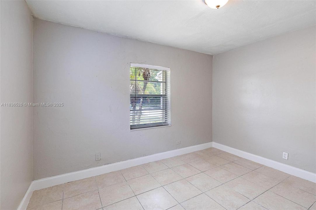 Vendido Recientemente: $365,000 (2 camas, 1 baños, 1001 Pies cuadrados)