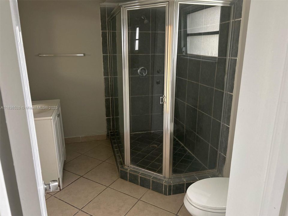 Vendido Recientemente: $365,000 (2 camas, 1 baños, 1001 Pies cuadrados)