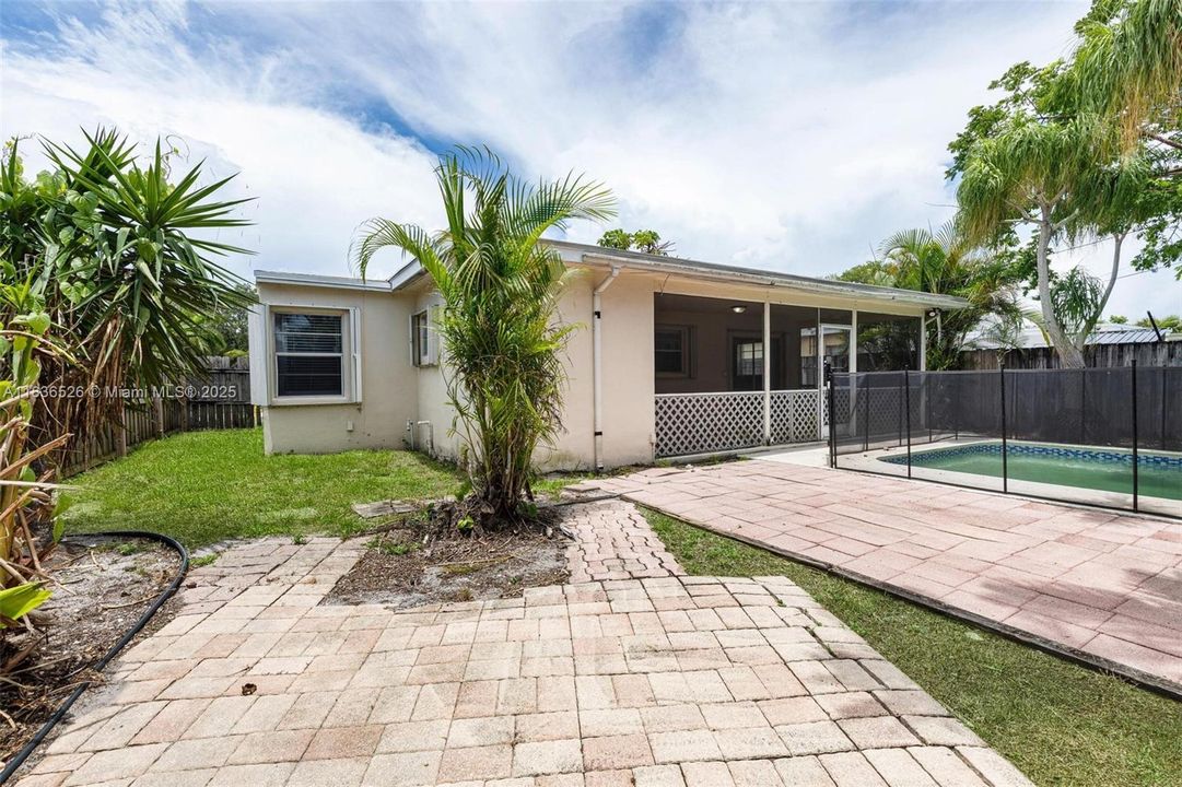 Vendido Recientemente: $365,000 (2 camas, 1 baños, 1001 Pies cuadrados)