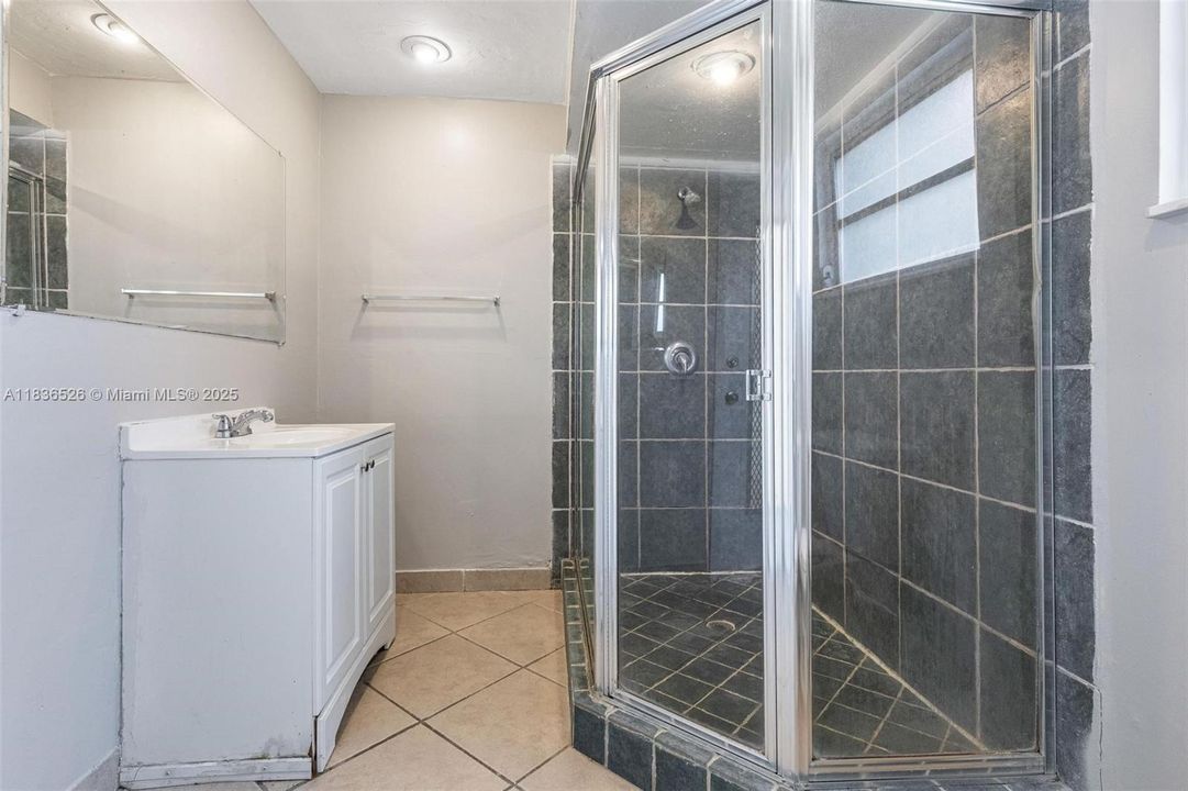 Vendido Recientemente: $365,000 (2 camas, 1 baños, 1001 Pies cuadrados)