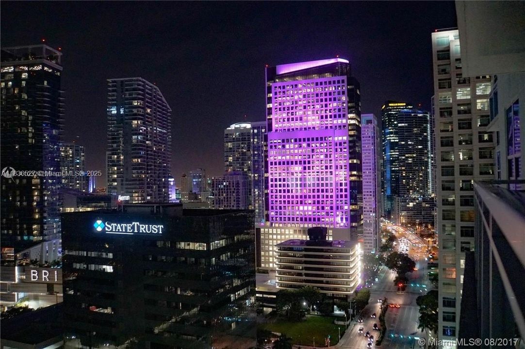 For Sale: $760,000 (2 beds, 2 baths, 1120 Square Feet)