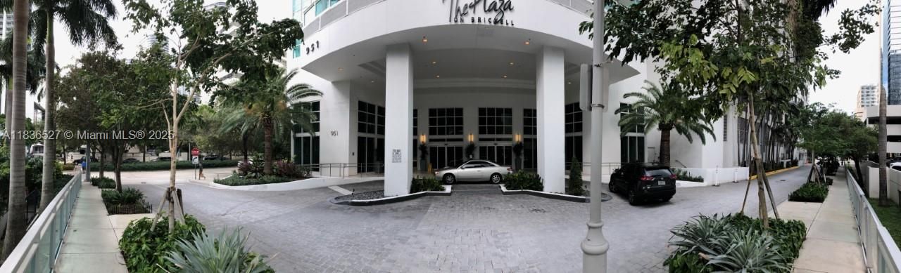 For Sale: $760,000 (2 beds, 2 baths, 1120 Square Feet)