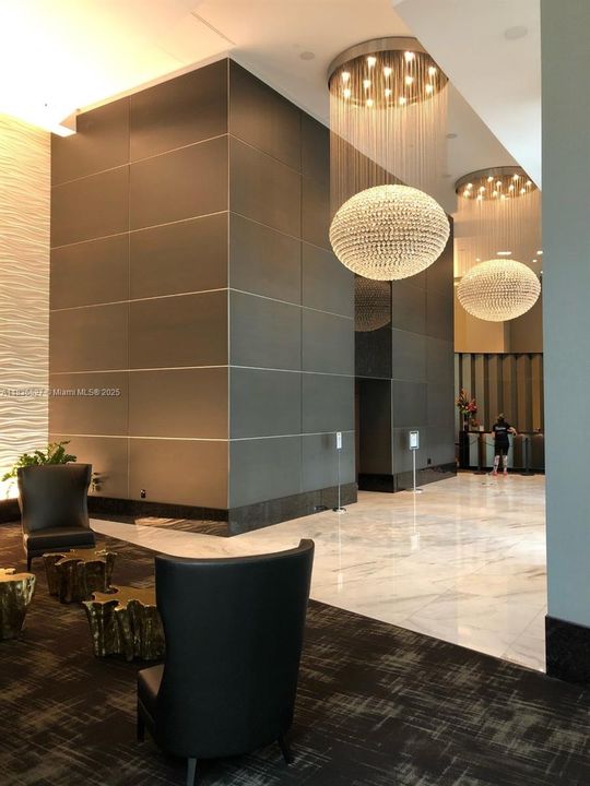 For Sale: $760,000 (2 beds, 2 baths, 1120 Square Feet)